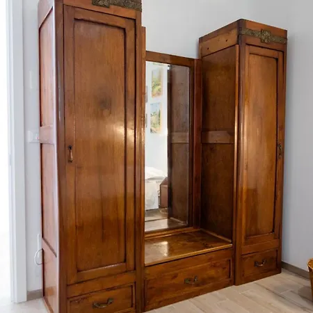 Casa Rosso - Le Cantine 住宿加早餐酒店 Cisano sul Neva