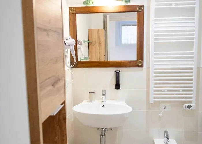 Bed & Breakfast Casa Rosso - Le Cantine